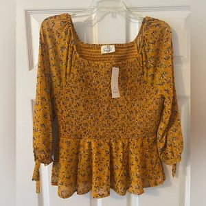 NWT Ember Cropped Floral Blouse